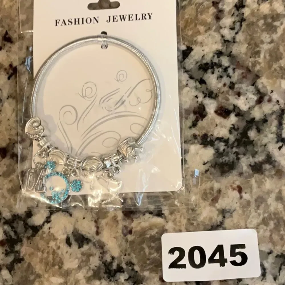 2045 Gold or Silver Tone Micky‎ Adult Size Stretchy Charm Bracelet